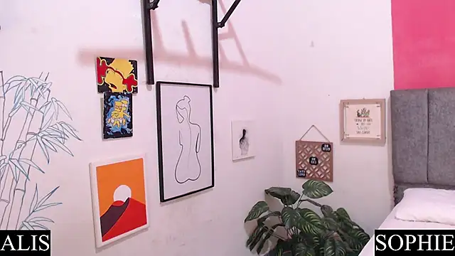 Sophie And Alis online show from 29, 1, 2025