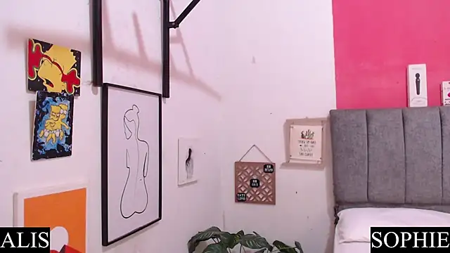 Sophie And Alis online show from 19, 2, 2025