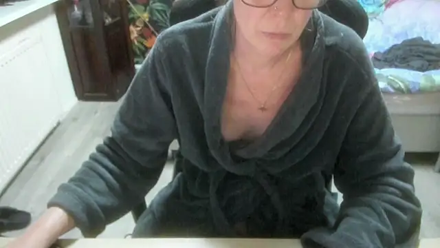 minoesje37 online show from 10, 1, 2026