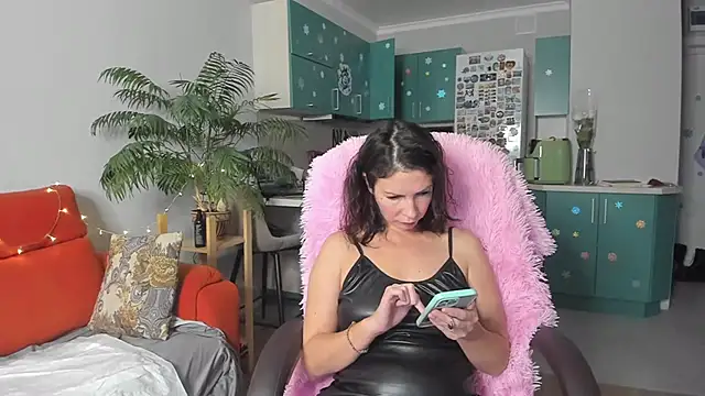 Snapshot of ChristinaGlory chatting on 30, 12, 2024 ChristinaGlory online show from 30, 12, 2024