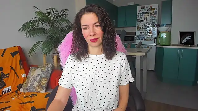 Snapshot of ChristinaGlory chatting on 12, 3, 2025 ChristinaGlory online show from 12, 3, 2025