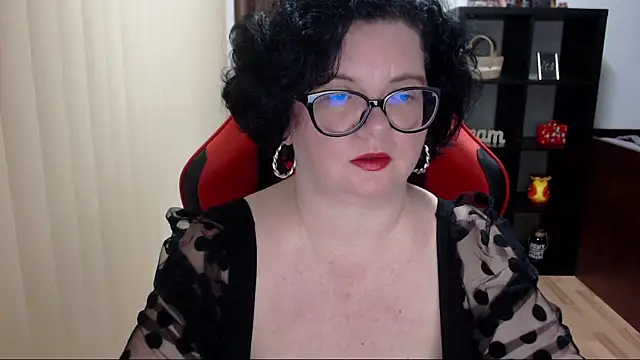 MissTroublle online show from 9, 2, 2025