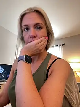 Kay Cakes online show from 4, 2, 2025