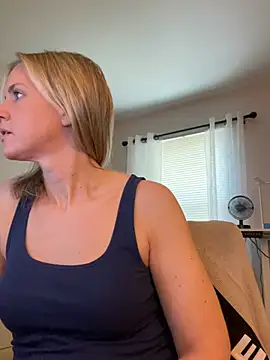 Snapshot of Kay_Cakes chatting on 8, 7, 2026 Kay Cakes online show from 8, 7, 2026