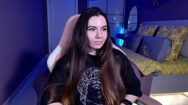 Foxohlove online show from 1, 11, 2025