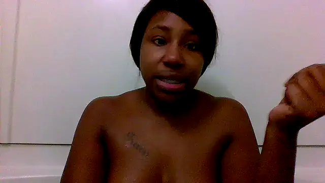 Snapshot of Xochillovemoney2 chatting on 7, 12, 2024 Xochillovemoney2 online show from 7, 12, 2024