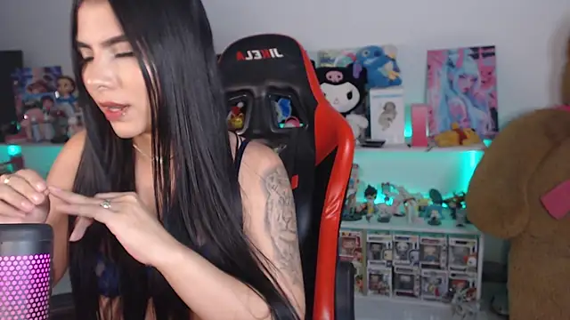 Snapshot of paula_fox chatting on 27, 5, 2026 paula fox online show from 27, 5, 2026