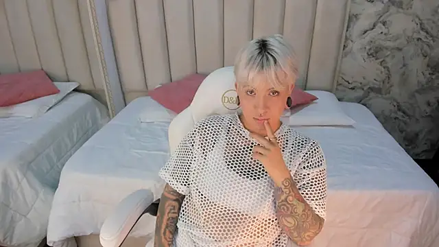 Snapshot of amy_ink chatting on 4, 10, 2025 amy ink online show from 4, 10, 2025