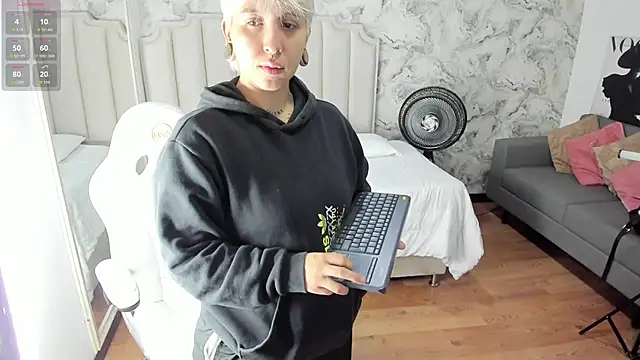 Snapshot of amy_ink chatting on 6, 10, 2025 amy ink online show from 6, 10, 2025