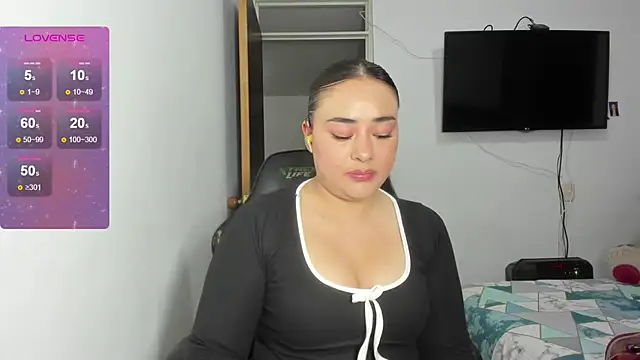 Snapshot of ReyleDoll chatting on 27, 7, 2026 ReyleDoll online show from 27, 7, 2026