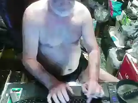 Snapshot of russtee chatting on 19, 10, 2025 russtee online show from 19, 10, 2025