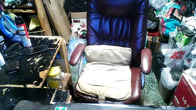 Snapshot of russtee chatting on 16, 11, 2025 russtee online show from 16, 11, 2025