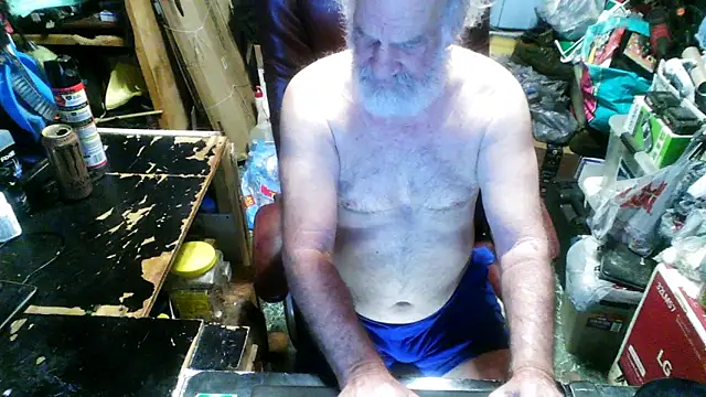 Snapshot of russtee chatting on 18, 11, 2025 russtee online show from 18, 11, 2025