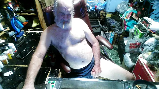 Snapshot of russtee chatting on 23, 11, 2025 russtee online show from 23, 11, 2025