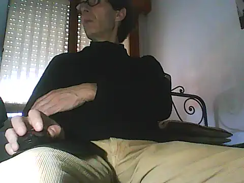 Snapshot of Moro_ra chatting on 5, 4, 2026 Moro ra online show from 5, 4, 2026