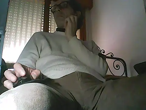 Snapshot of Moro_ra chatting on 10, 4, 2026 Moro ra online show from 10, 4, 2026