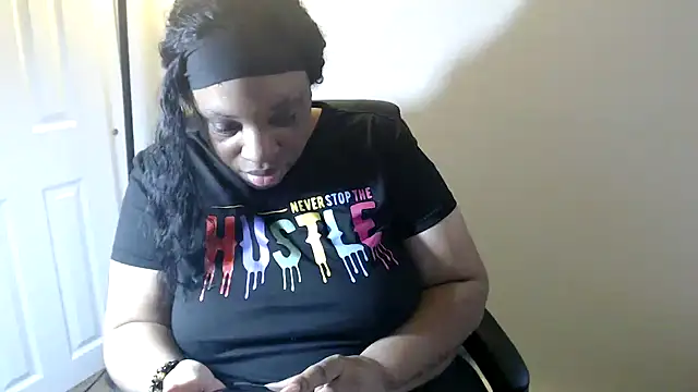 Snapshot of Sexymona1218 chatting on 17, 4, 2026 Sexymona1218 online show from 17, 4, 2026