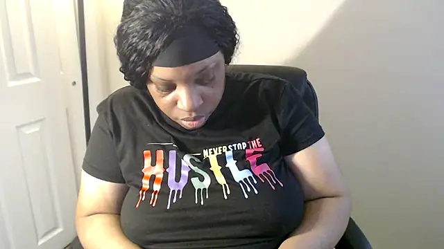 Snapshot of Sexymona1218 chatting on 25, 4, 2026 Sexymona1218 online show from 25, 4, 2026