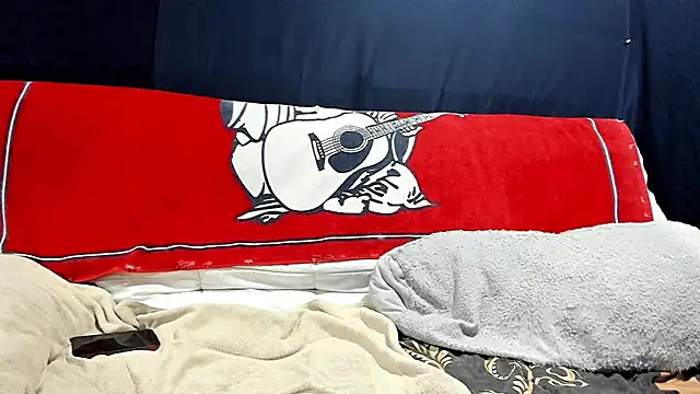 iBreakHeartz online show from 10, 12, 2024