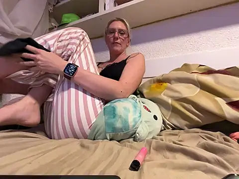 Snapshot of didi-diamond chatting on 16, 12, 2024 didi-diamond online show from 16, 12, 2024