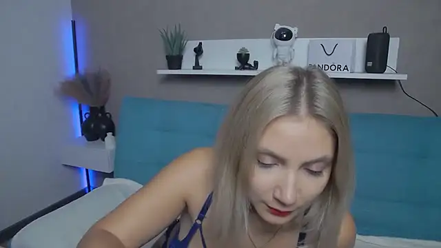 Snapshot of DakotaMae chatting on 6, 12, 2024 DakotaMae online show from 6, 12, 2024