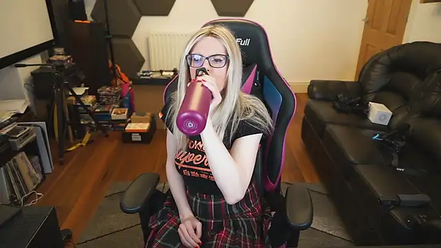 KelseyCobalt online show from 12, 12, 2024