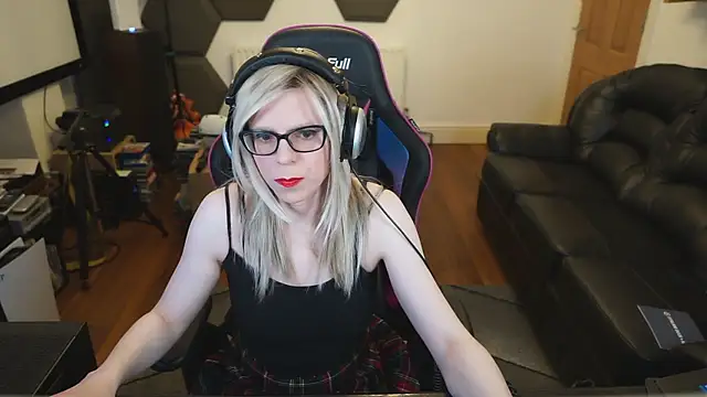 KelseyCobalt online show from 13, 2, 2025