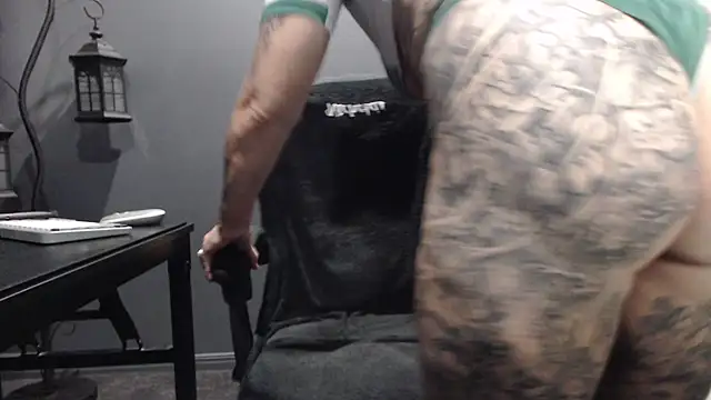 poisonivyx online show from 20, 2, 2026