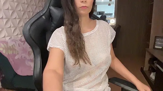 Snapshot of Leilacharlotte chatting on 23, 4, 2026 Leilacharlotte online show from 23, 4, 2026