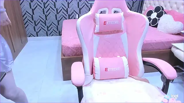 Snapshot of Toyota_Motor_Corporation chatting on 2, 3, 2026 Toyota Motor Corporation online show from 2, 3, 2026