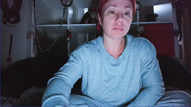 Snapshot of Ella__Kross chatting on 19, 12, 2024 Ella Kross online show from 19, 12, 2024