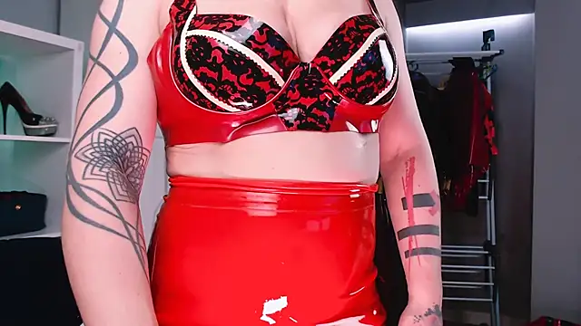 Snapshot of Ella__Kross chatting on 13, 3, 2025 Ella Kross online show from 13, 3, 2025