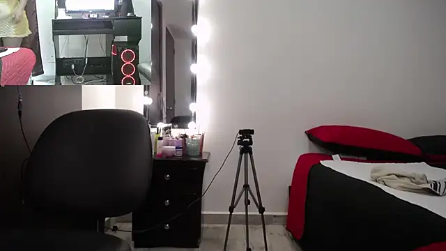 zoe hotxxx online show from 1, 3, 2025