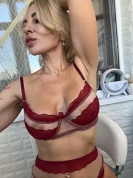 Snapshot of Hotnessi chatting on 14, 9, 2025 Hotnessi online show from 14, 9, 2025