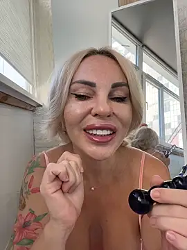 Snapshot of Hotnessi chatting on 20, 9, 2025 Hotnessi online show from 20, 9, 2025