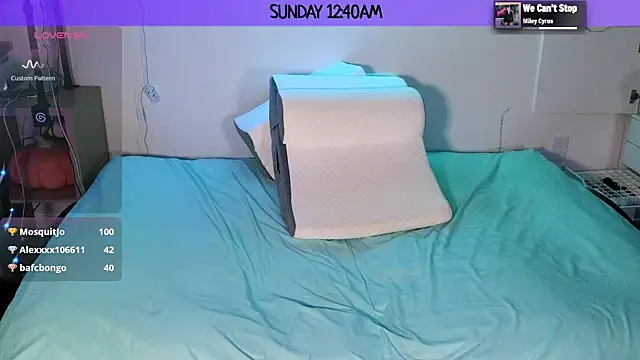 MilaValentina online show from 5, 1, 2025