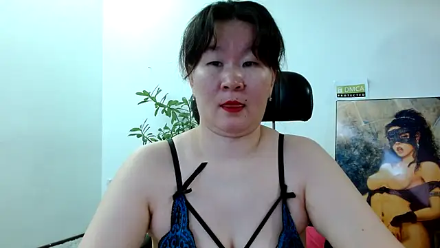 Akira xx online show from 12, 1, 2025