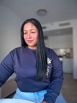 DannaaMeliza online show from 28, 11, 2025