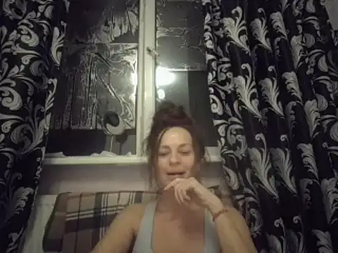Snapshot of LindaStarS chatting on 16, 1, 2025 LindaStarS online show from 16, 1, 2025