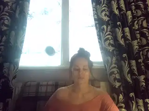 Snapshot of LindaStarS chatting on 28, 1, 2025 LindaStarS online show from 28, 1, 2025