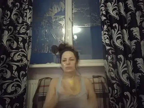 Snapshot of LindaStarS chatting on 4, 2, 2025 LindaStarS online show from 4, 2, 2025