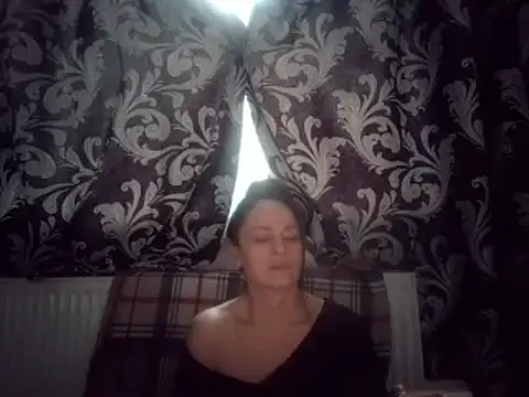 Snapshot of LindaStarS chatting on 5, 2, 2025 LindaStarS online show from 5, 2, 2025