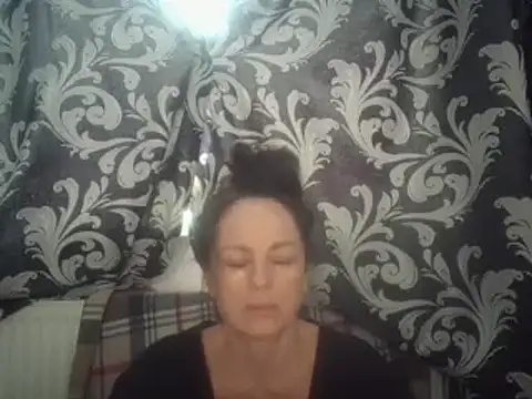 Snapshot of LindaStarS chatting on 10, 2, 2025 LindaStarS online show from 10, 2, 2025