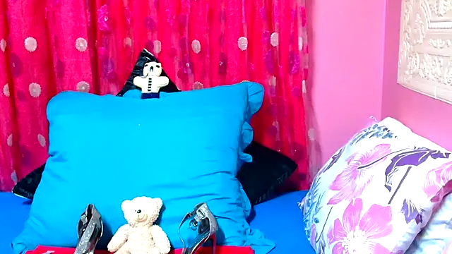 SLUTTYROXY online show from 25, 1, 2025