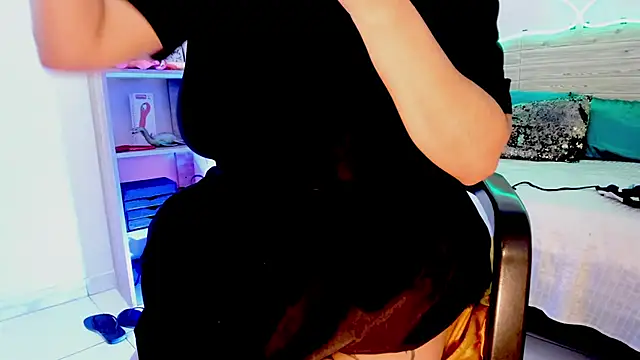 Snapshot of lilahSweet chatting on 24, 1, 2025 lilahSweet online show from 24, 1, 2025