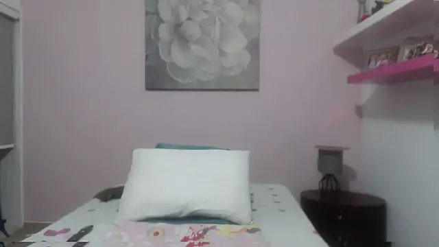 CindyCrawford online show from 23, 3, 2025