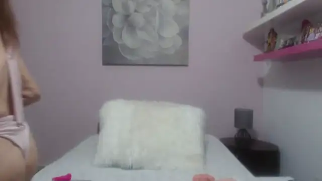 CindyCrawford online show from 12, 9, 2025