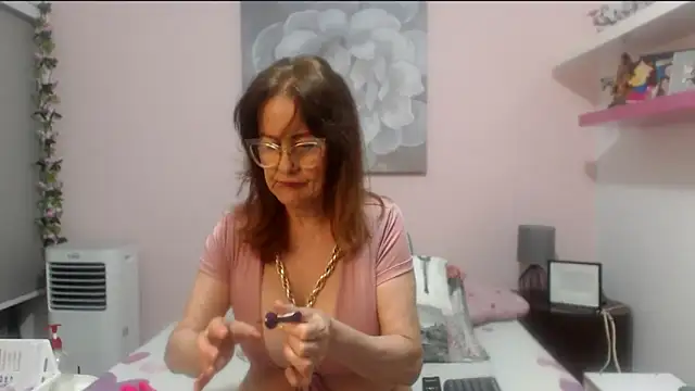 CindyCrawford online show from 19, 5, 2026