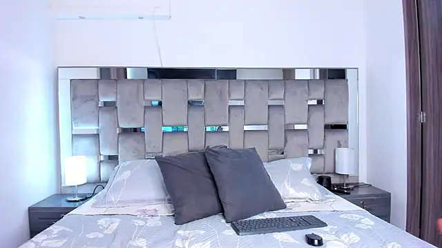 Cammiila online show from 15, 2, 2025