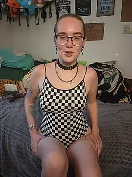 Snapshot of Izzy_Hellbourne chatting on 16, 7, 2026 Izzy Hellbourne online show from 16, 7, 2026